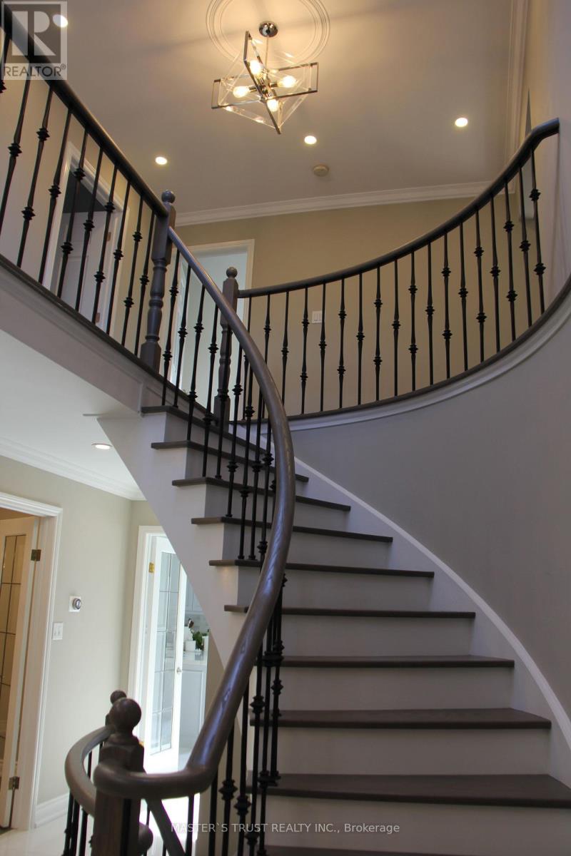 125 Purcell (Upper) Square, Toronto (Steeles), Ontario  M1V 3Y9 - Photo 9 - E12878396