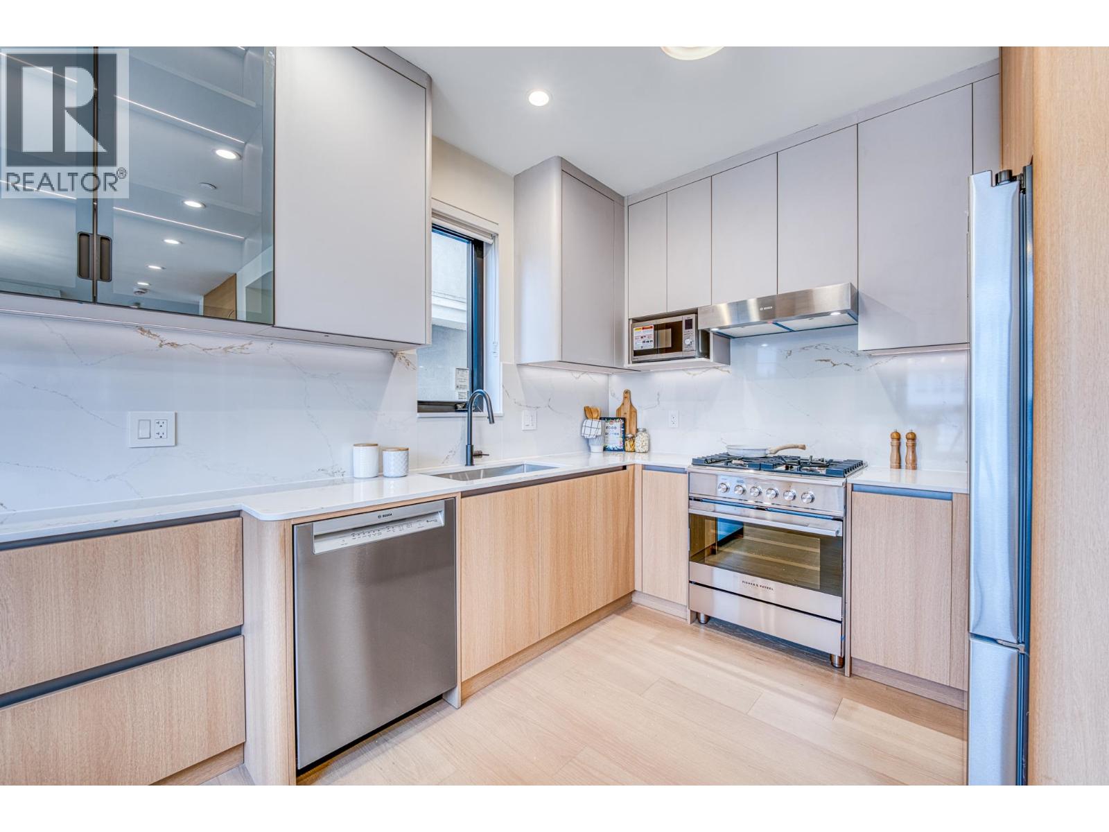 2 968 E 55th Avenue, Vancouver, British Columbia  V5X 1N9 - Photo 12 - R3099385