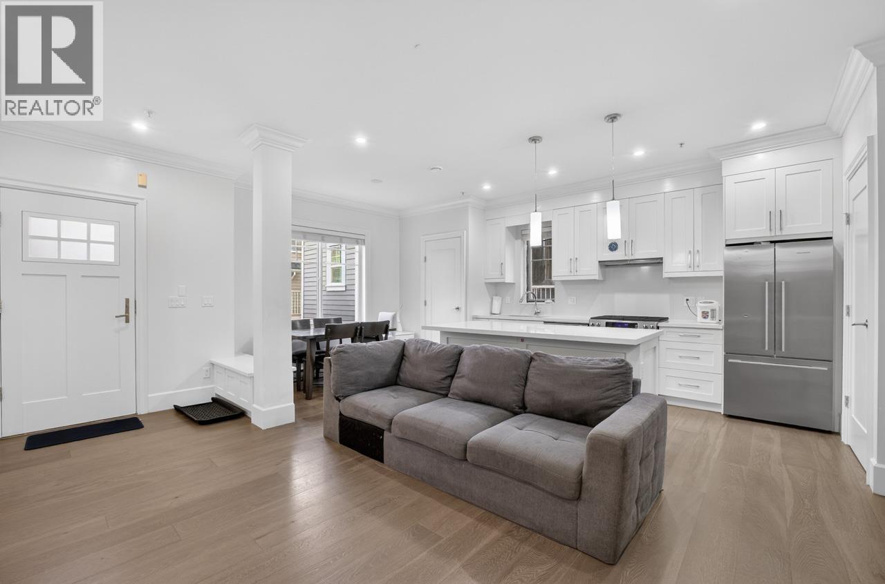 5685 Killarney Street, Vancouver, British Columbia  V5R 3W4 - Photo 3 - R3099402