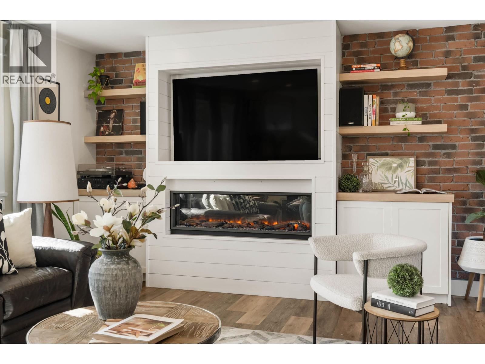 21635 123 Avenue, Maple Ridge, British Columbia  V2X 4C4 - Photo 4 - R3099380