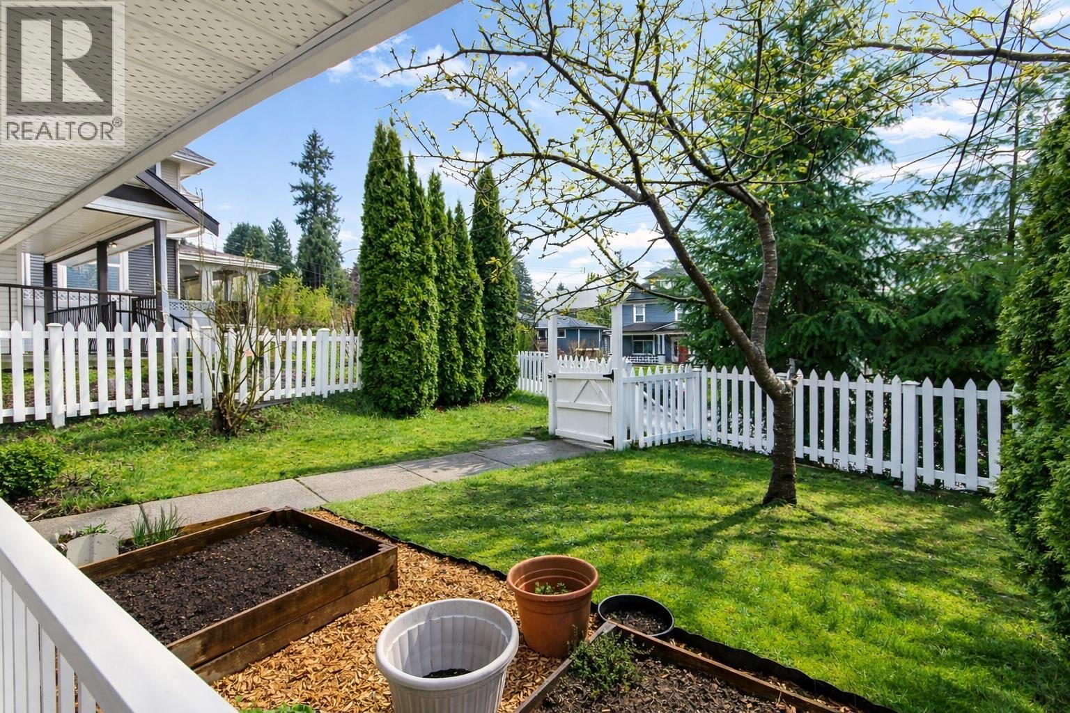 2062 Mary Hill Road, Port Coquitlam, British Columbia  V3C 2Z8 - Photo 3 - R3099407