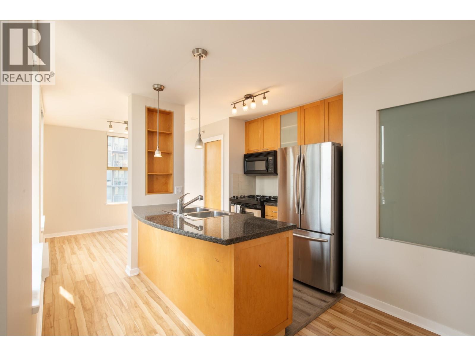 1007 989 Richards Street, Vancouver, British Columbia  V6B 6R6 - Photo 3 - R3099403