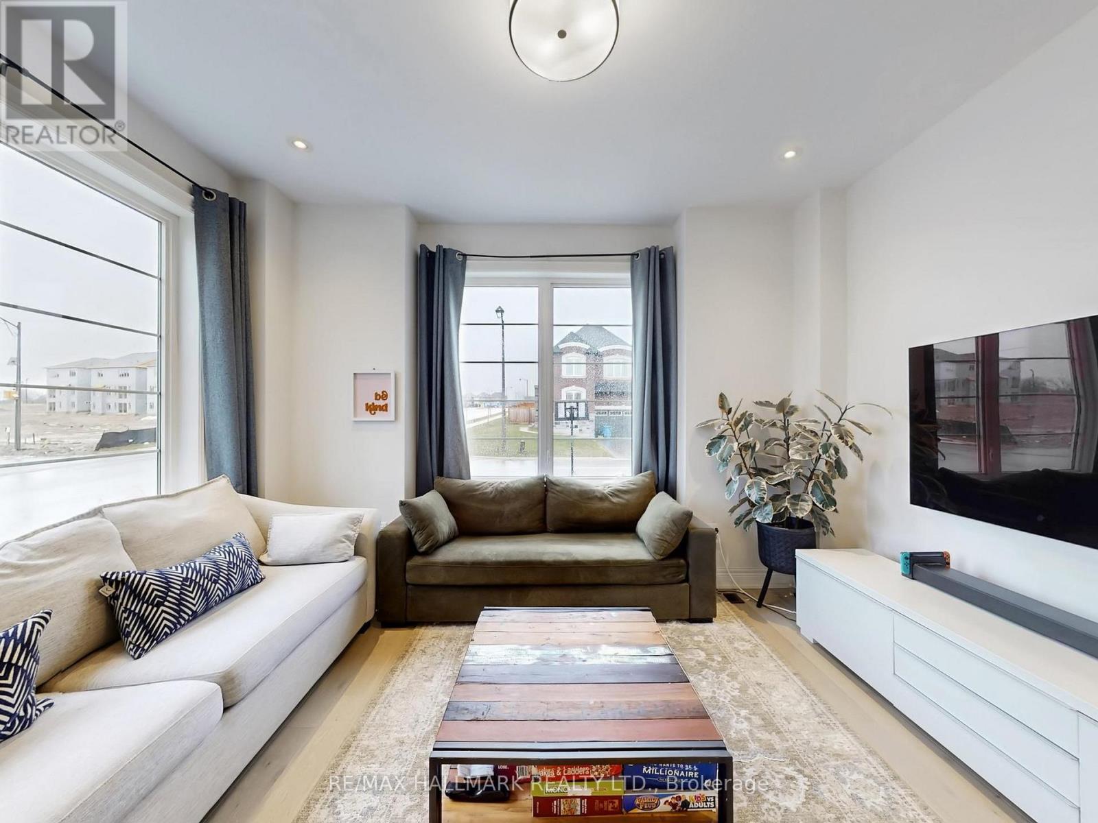 86 Murray Leonard Lane, East Gwillimbury, Ontario  L9N 0Z6 - Photo 13 - N12878364