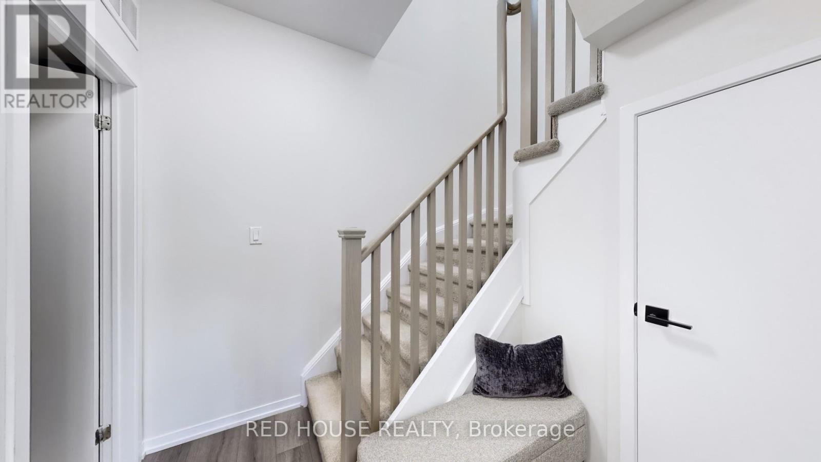 E08 - 26 Bruce Street, Vaughan, Ontario  L4L 1J4 - Photo 12 - N12878388