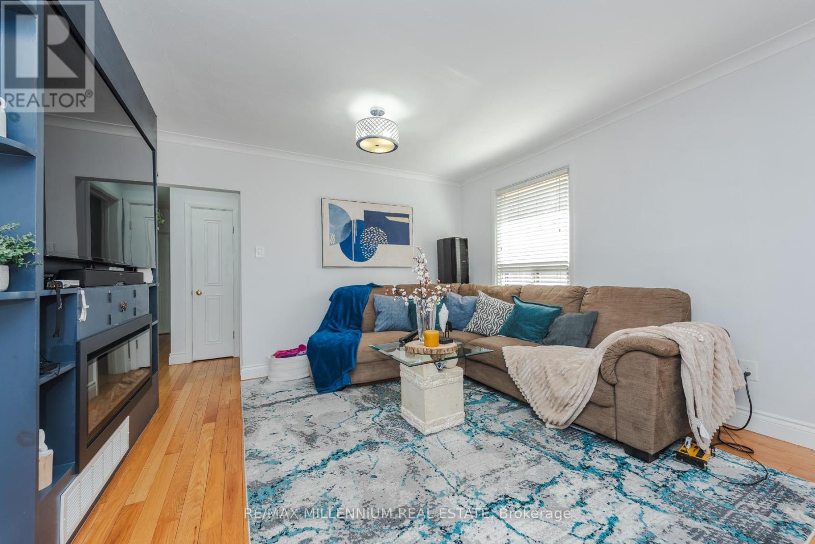 13 Cumberland Drive, Brampton, Ontario  L6V 1W5 - Photo 5 - W12878352