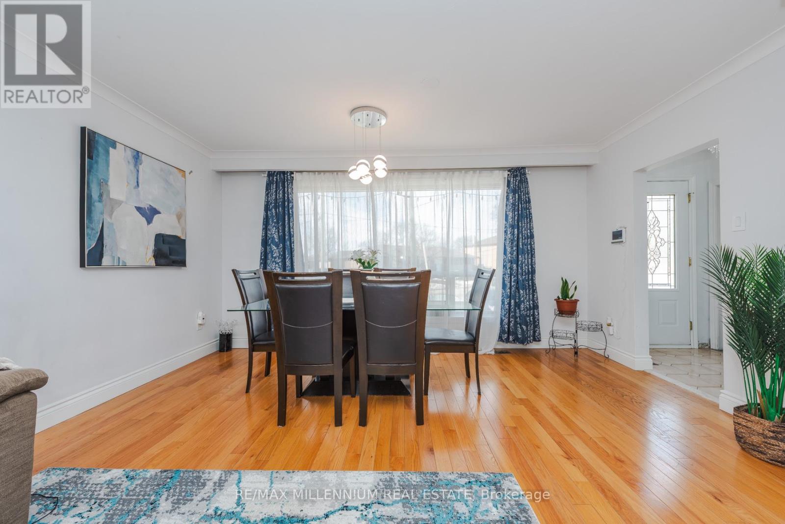 13 Cumberland Drive, Brampton, Ontario  L6V 1W5 - Photo 6 - W12878352