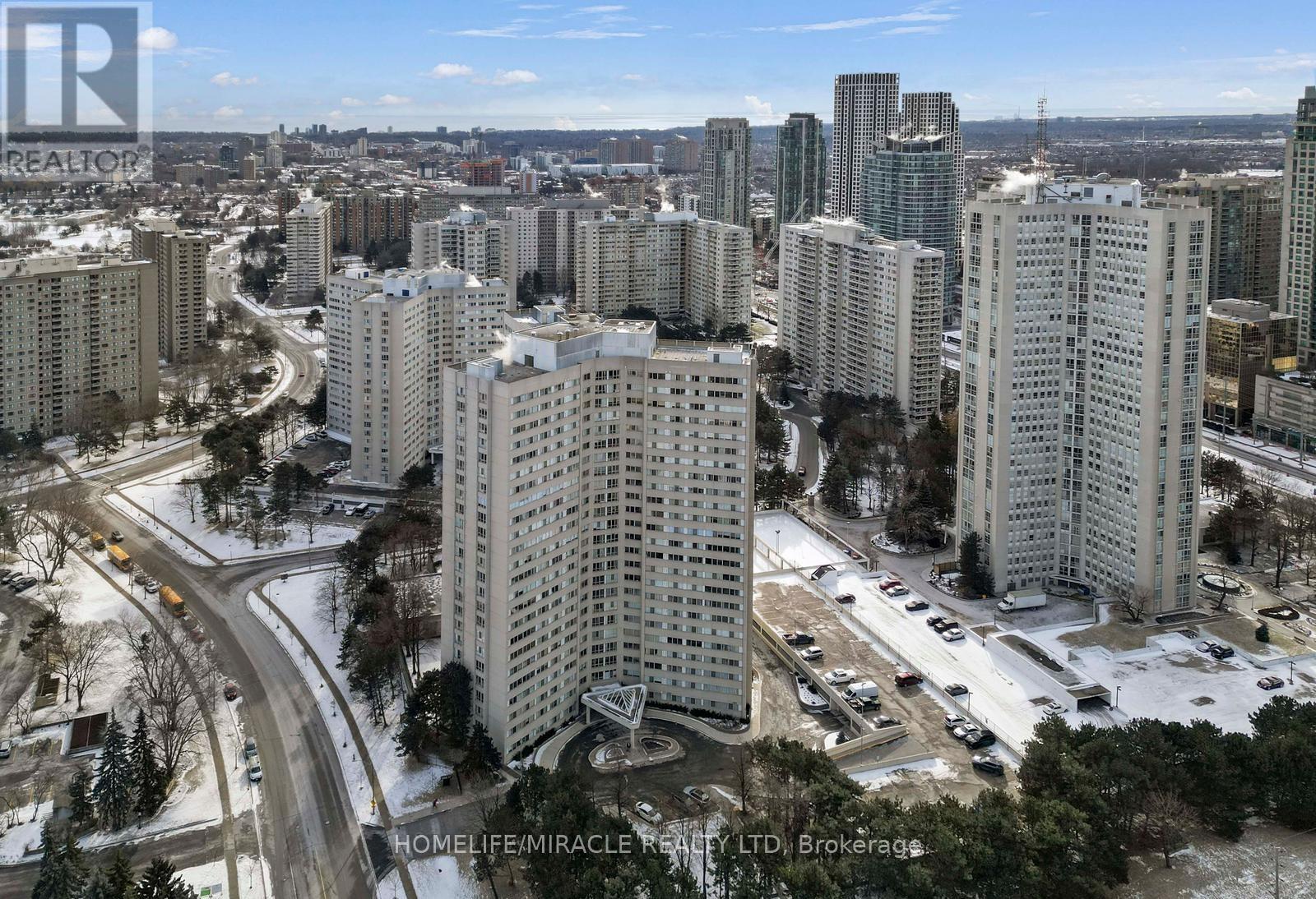202 - 3700 Kaneff Crescent, Mississauga, Ontario  L5A 4B8 - Photo 1 - W12878356