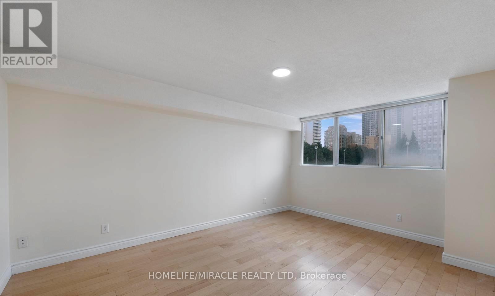 202 - 3700 Kaneff Crescent, Mississauga, Ontario  L5A 4B8 - Photo 13 - W12878356