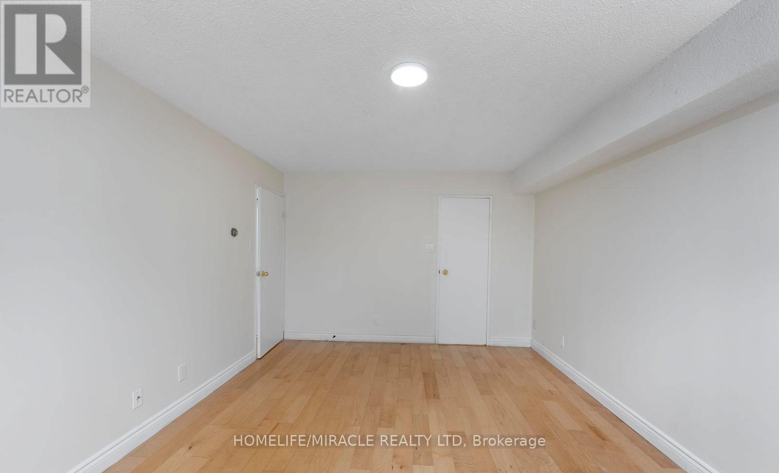 202 - 3700 Kaneff Crescent, Mississauga, Ontario  L5A 4B8 - Photo 14 - W12878356