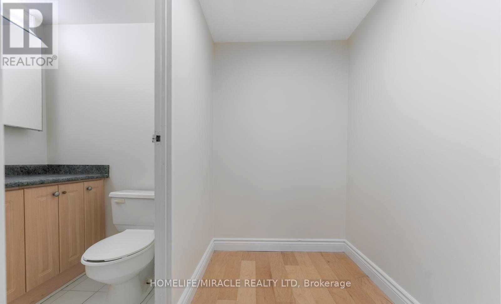 202 - 3700 Kaneff Crescent, Mississauga, Ontario  L5A 4B8 - Photo 15 - W12878356