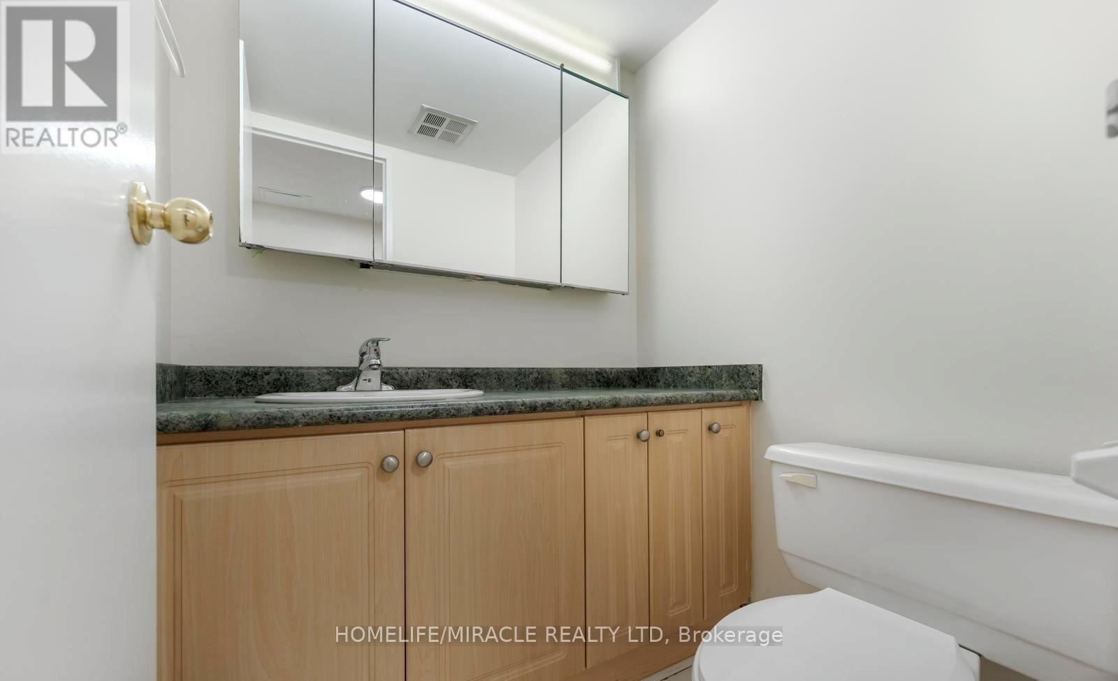 202 - 3700 Kaneff Crescent, Mississauga, Ontario  L5A 4B8 - Photo 16 - W12878356