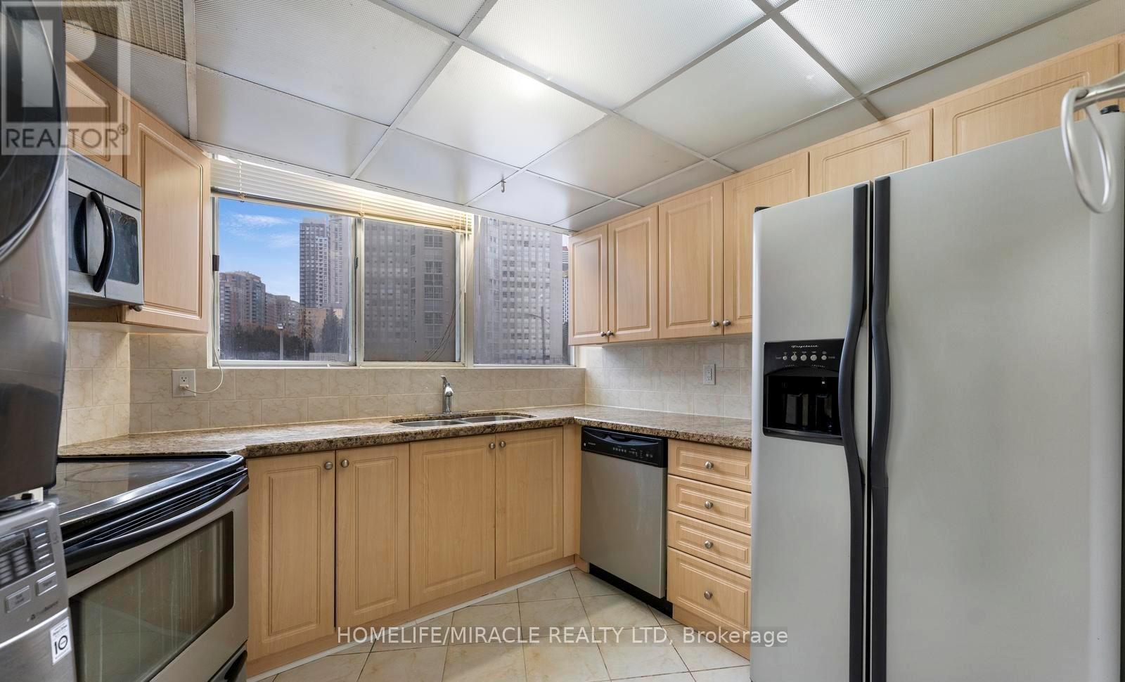 202 - 3700 Kaneff Crescent, Mississauga, Ontario  L5A 4B8 - Photo 18 - W12878356