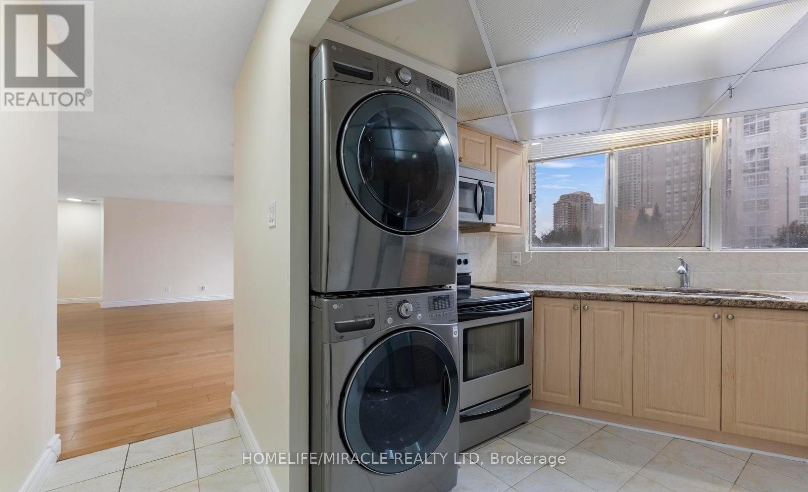 202 - 3700 Kaneff Crescent, Mississauga, Ontario  L5A 4B8 - Photo 19 - W12878356