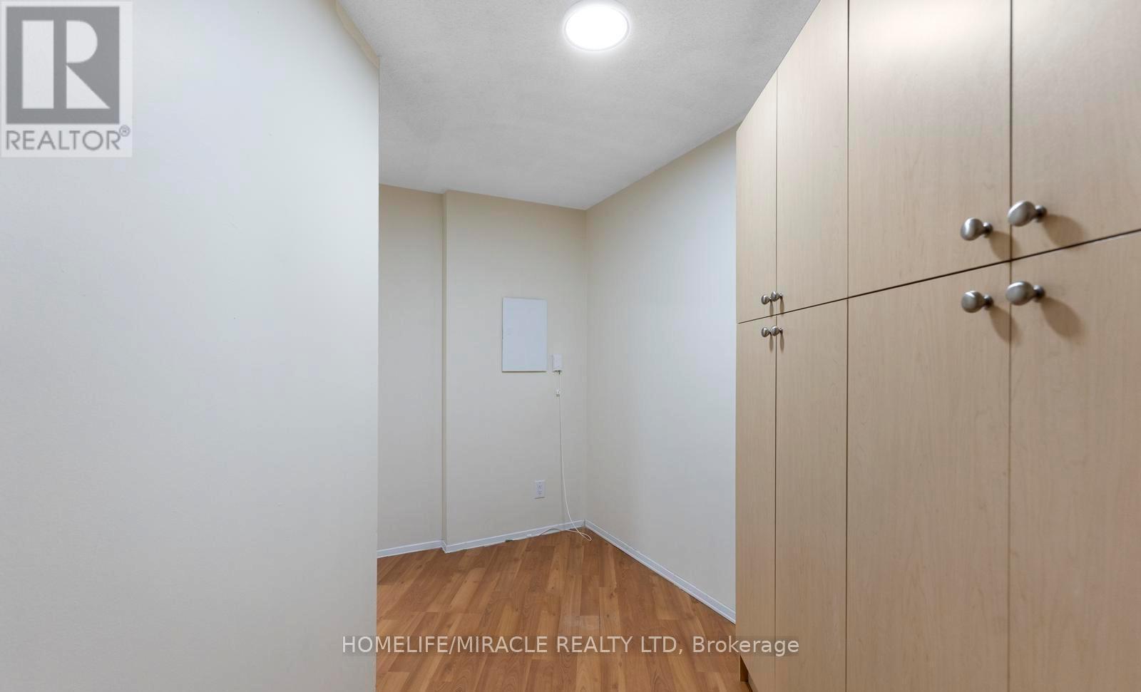 202 - 3700 Kaneff Crescent, Mississauga, Ontario  L5A 4B8 - Photo 22 - W12878356