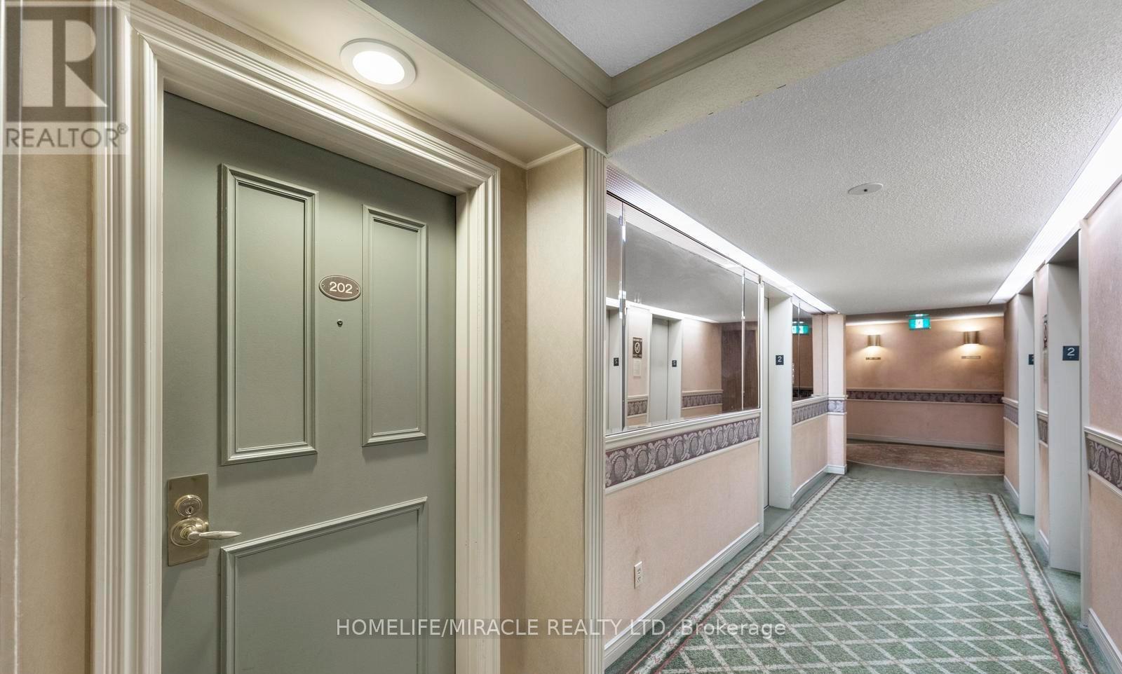 202 - 3700 Kaneff Crescent, Mississauga, Ontario  L5A 4B8 - Photo 24 - W12878356