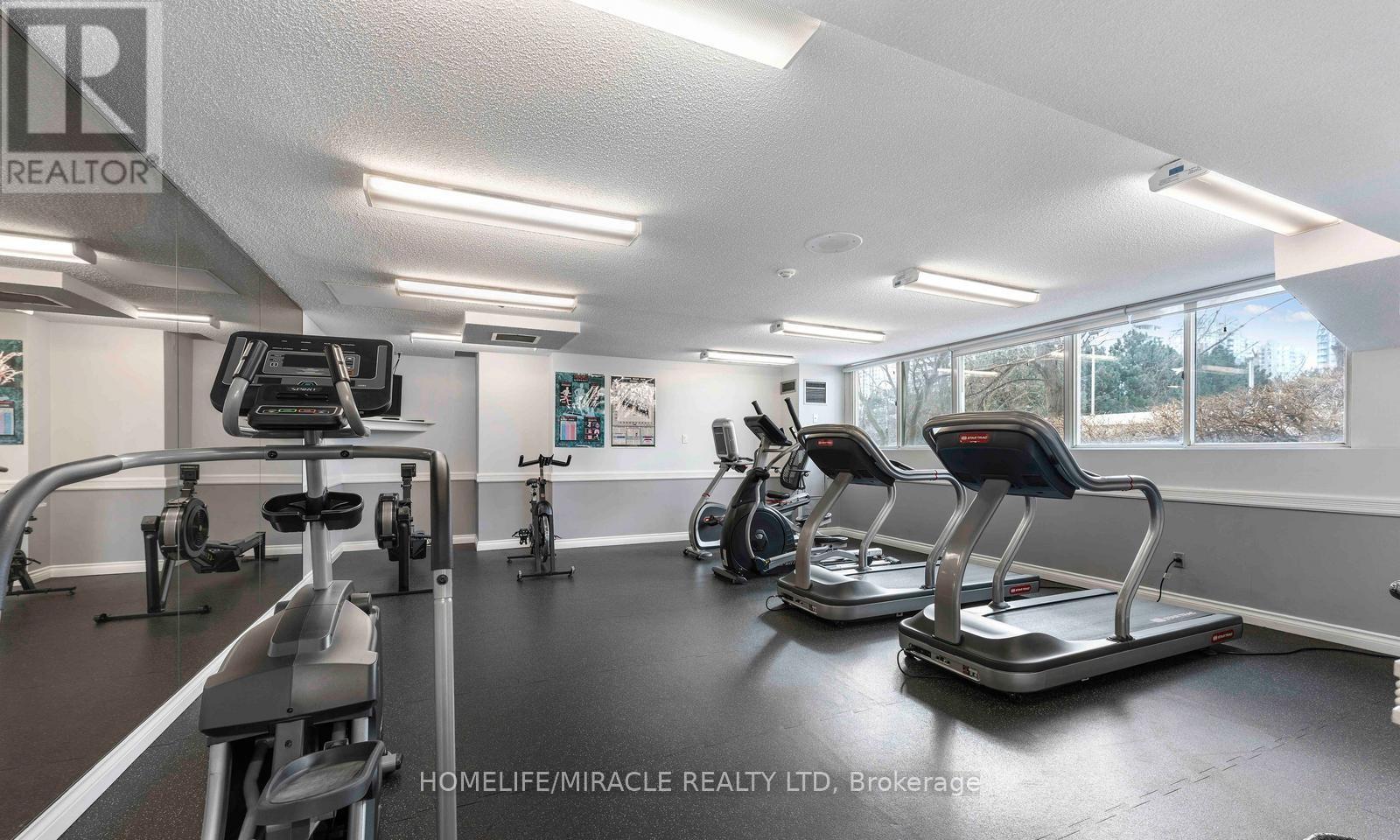 202 - 3700 Kaneff Crescent, Mississauga, Ontario  L5A 4B8 - Photo 25 - W12878356