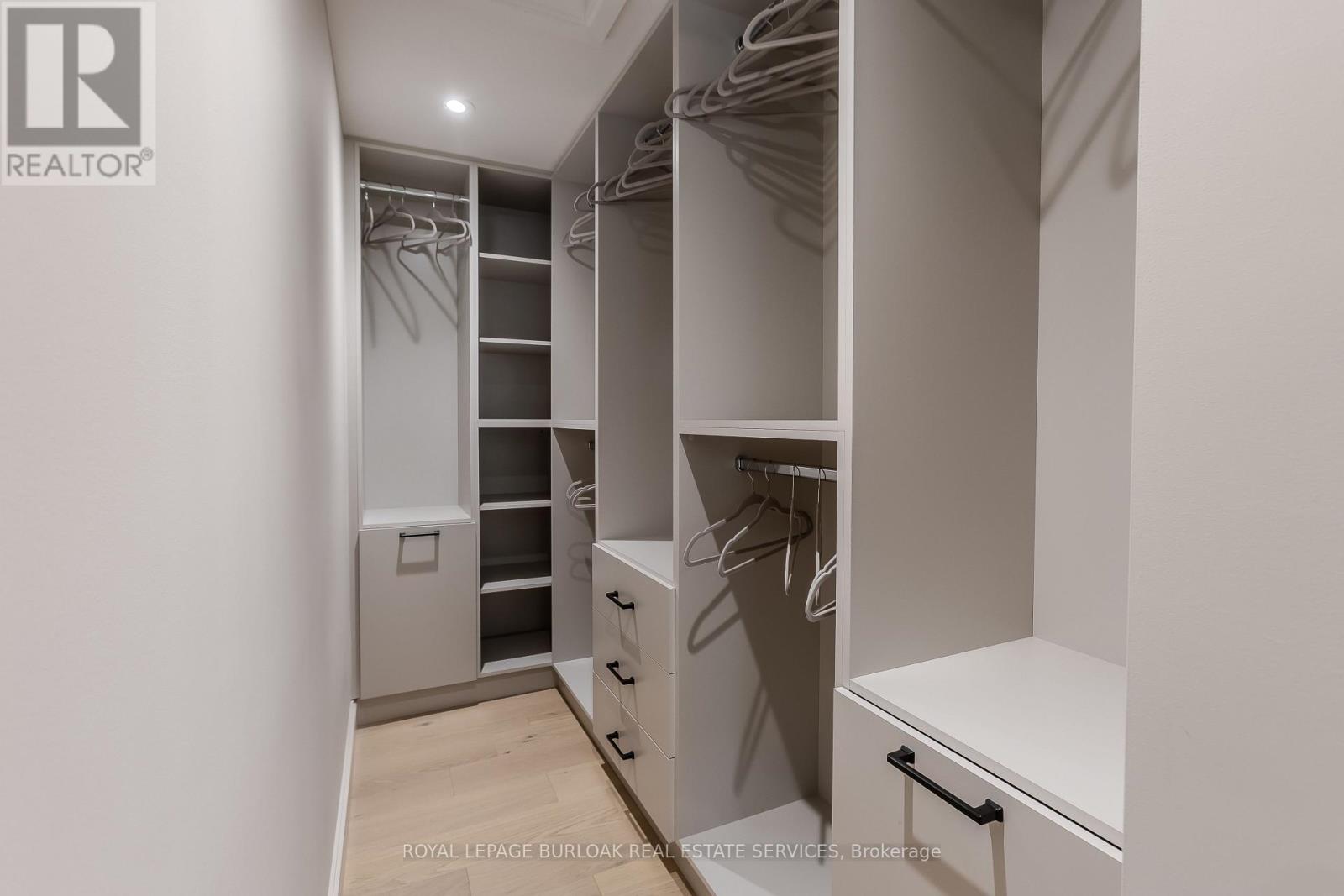 3029 Eva Drive, Burlington, Ontario  L7N 2K3 - Photo 15 - W12878360