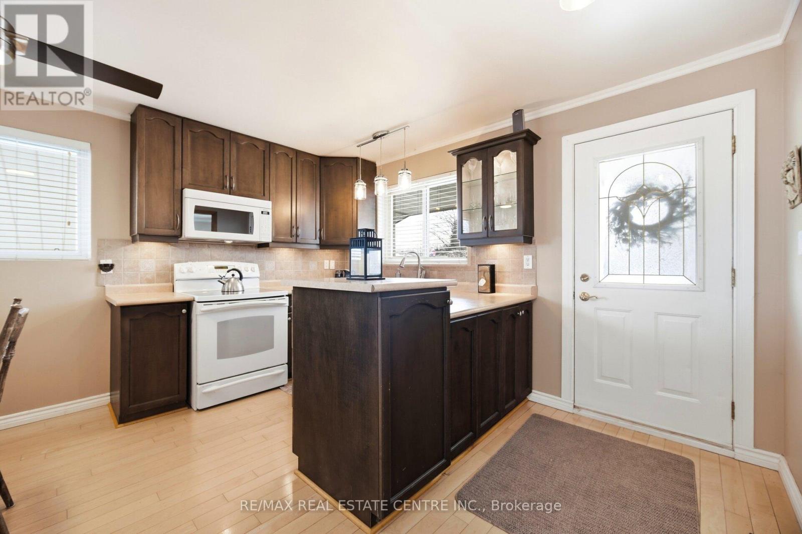 14 Northwood Drive, Brampton, Ontario  L6X 2L2 - Photo 14 - W12878386