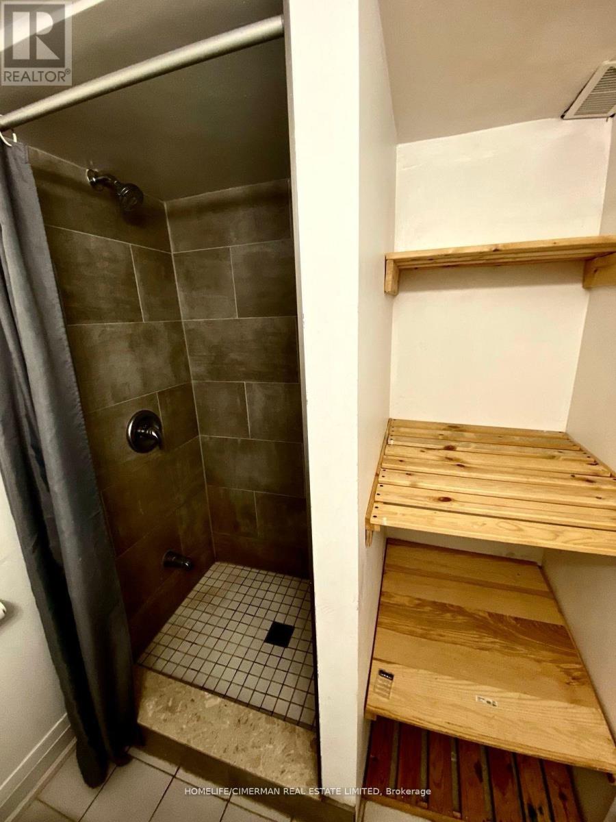 3 Benton Street, Brampton (Bram East), Ontario  L6W 3B8 - Photo 14 - W12878406