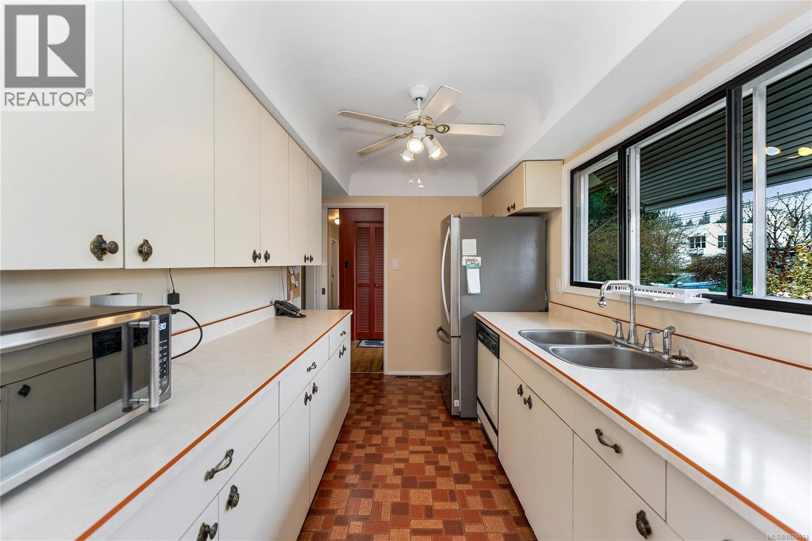 4987 Wesley Rd, Saanich, British Columbia  V8Y 1Z1 - Photo 22 - 1028614