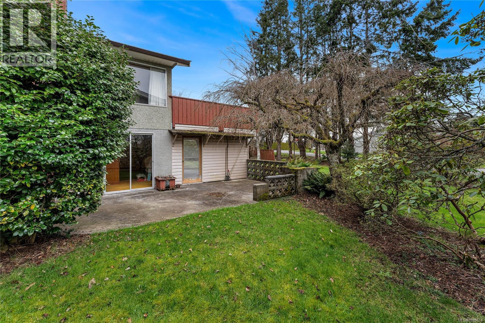 4987 Wesley Rd, Saanich, British Columbia  V8Y 1Z1 - Photo 9 - 1028614