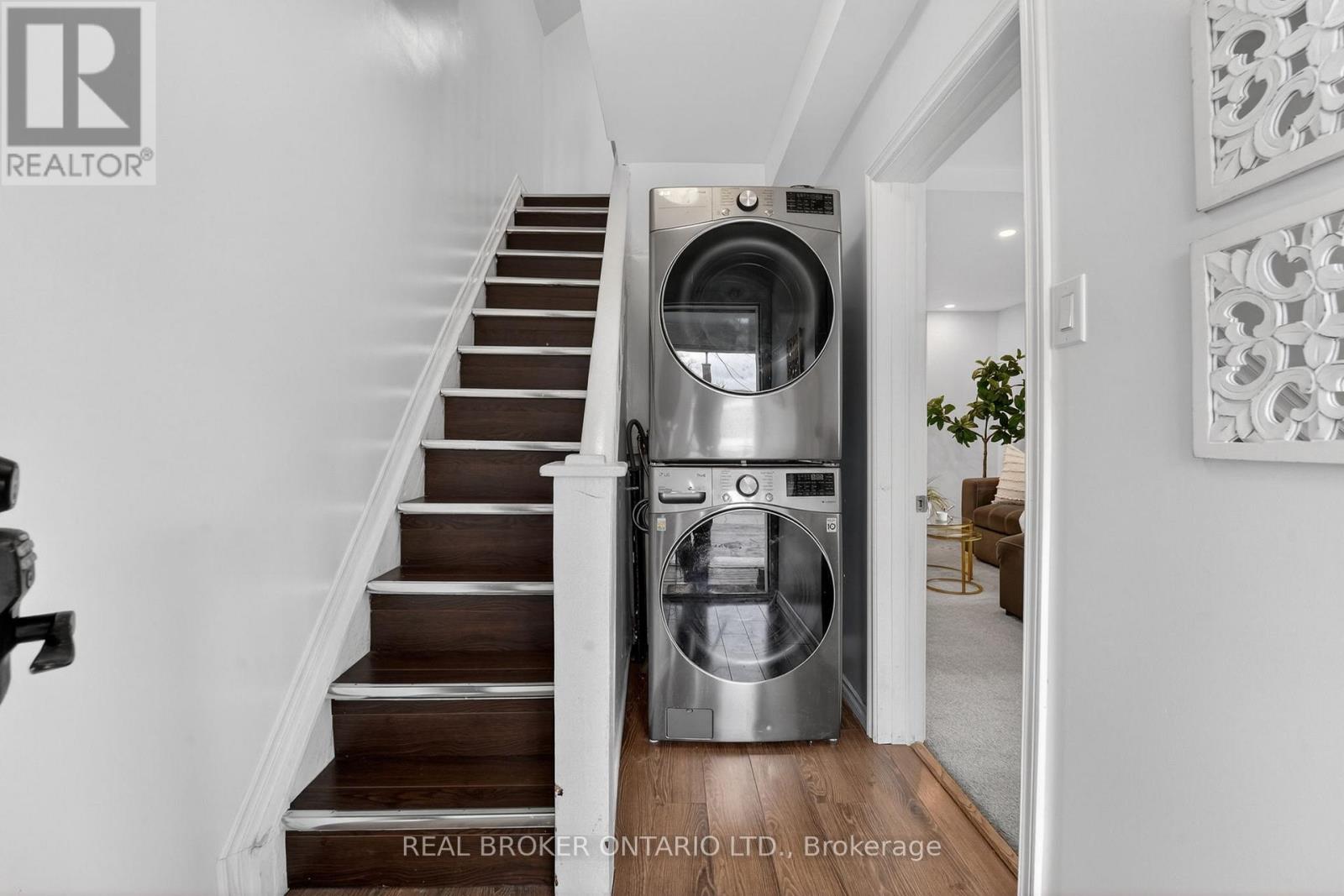 3 Beatty Avenue, Hamilton, Ontario  L8H 3P3 - Photo 4 - X12878402