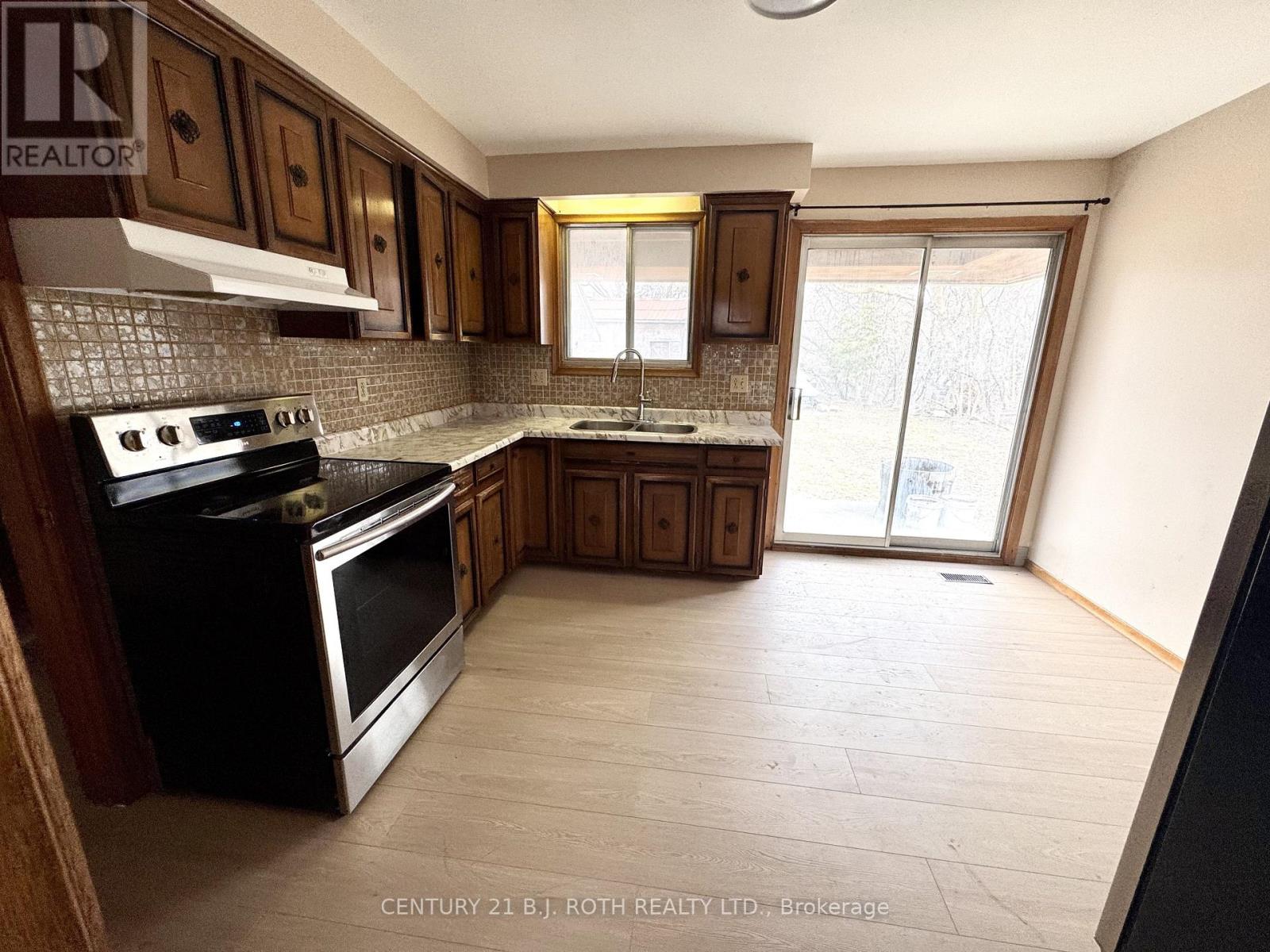 915 Taunton Road E, Whitby, Ontario  L1R 3L7 - Photo 4 - E12752638