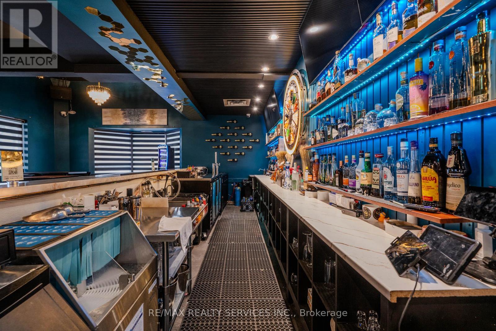 2055 Dundas Street, Mississauga, Ontario  L4X 2W1 - Photo 5 - W12735756