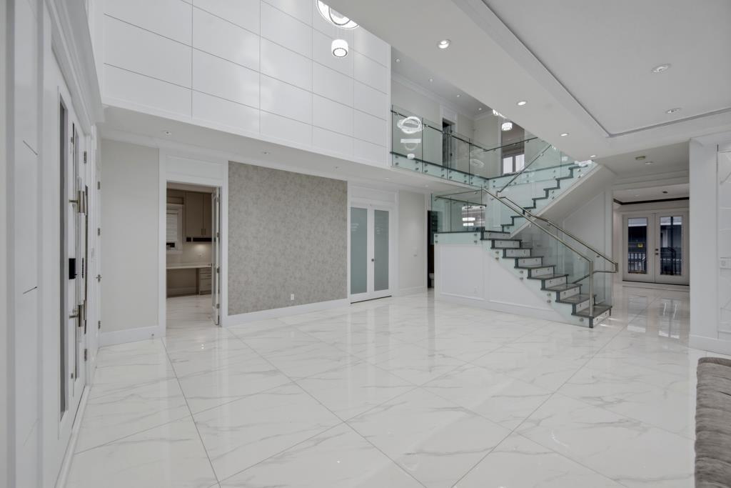 6899 Clevedon Drive, Surrey, British Columbia  V3W 6H6 - Photo 4 - R3098780