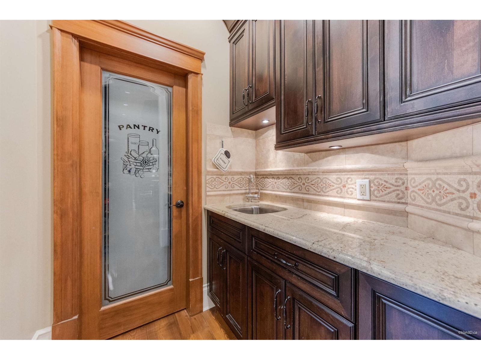 14526 32b Avenue, Surrey, British Columbia  V4P 0A5 - Photo 11 - R3099221