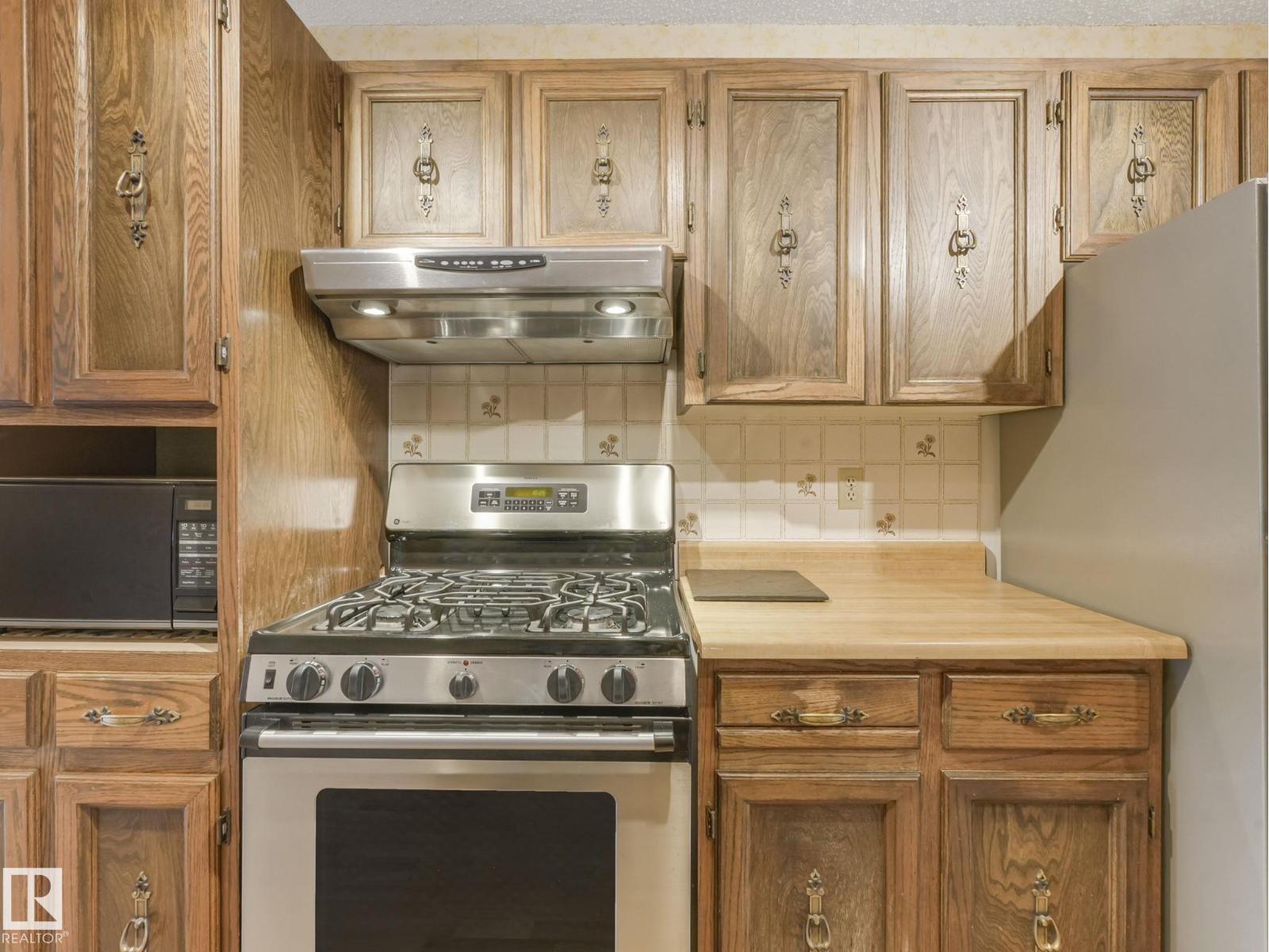 185 Hearthstone Nw, Edmonton, Alberta  T6H 5E5 - Photo 14 - E4477204