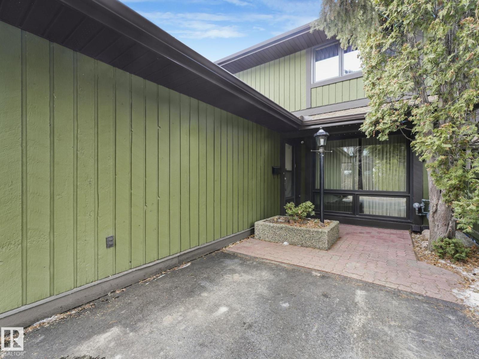 185 Hearthstone Nw, Edmonton, Alberta  T6H 5E5 - Photo 3 - E4477204