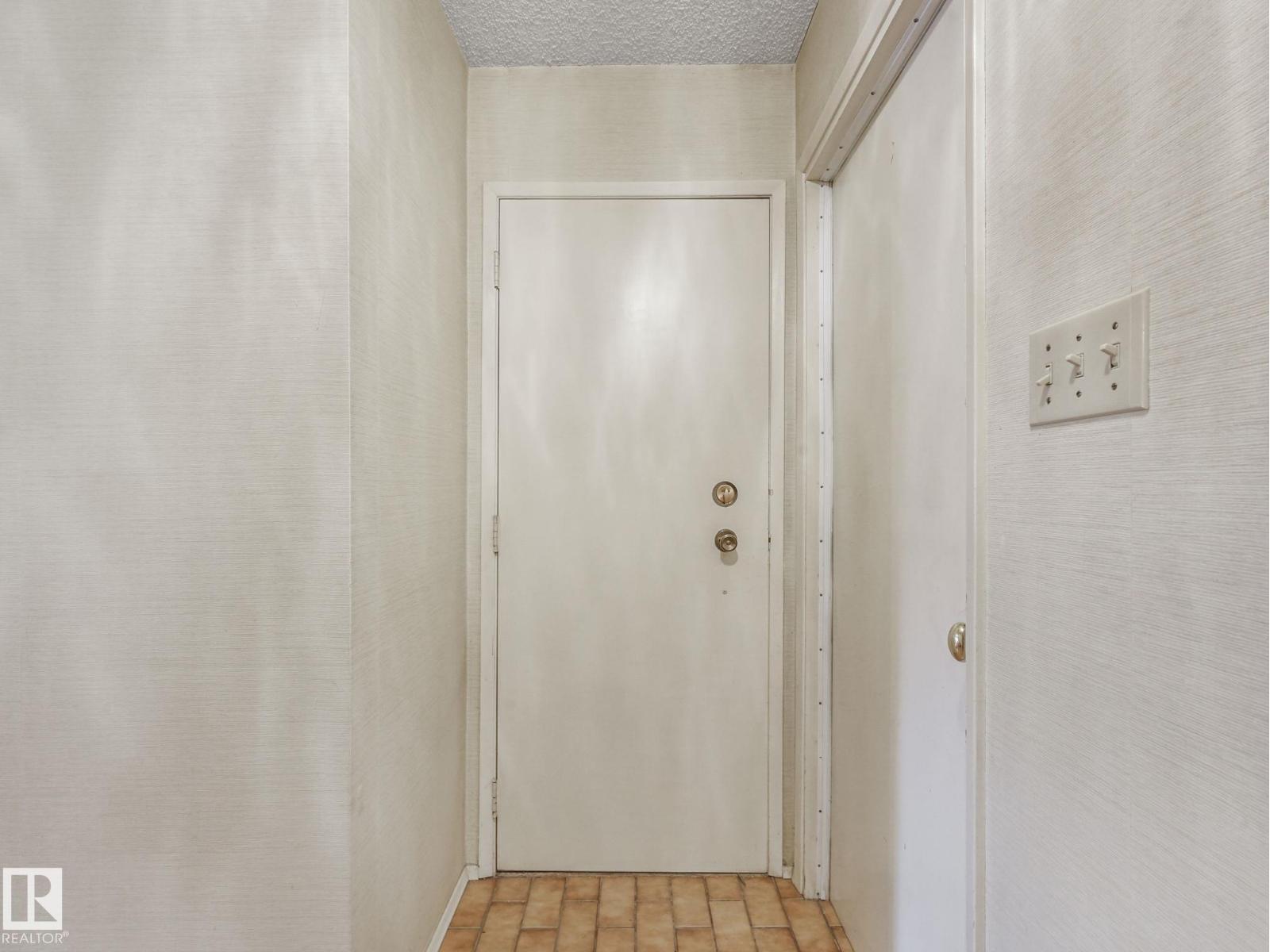 185 Hearthstone Nw, Edmonton, Alberta  T6H 5E5 - Photo 5 - E4477204