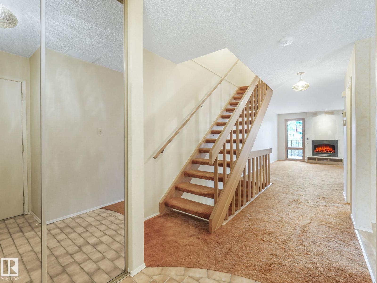 185 Hearthstone Nw, Edmonton, Alberta  T6H 5E5 - Photo 6 - E4477204