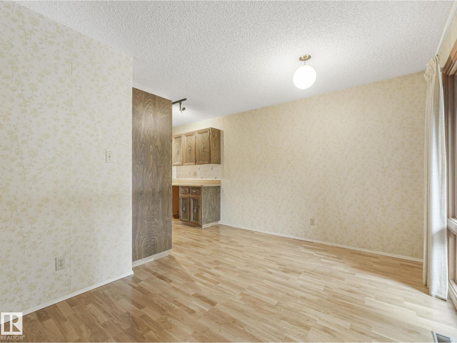 185 Hearthstone Nw, Edmonton, Alberta  T6H 5E5 - Photo 9 - E4477204