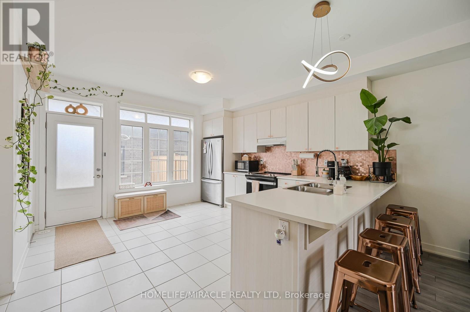 17 Selfridge Way, Whitby, Ontario  L1N 0N9 - Photo 12 - E12878252