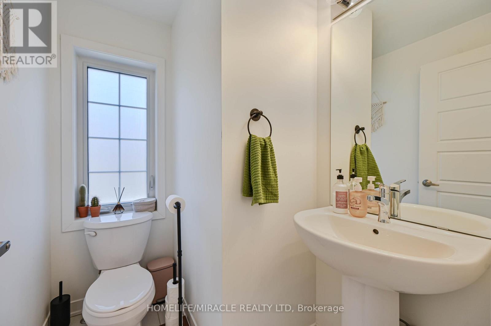 17 Selfridge Way, Whitby, Ontario  L1N 0N9 - Photo 14 - E12878252