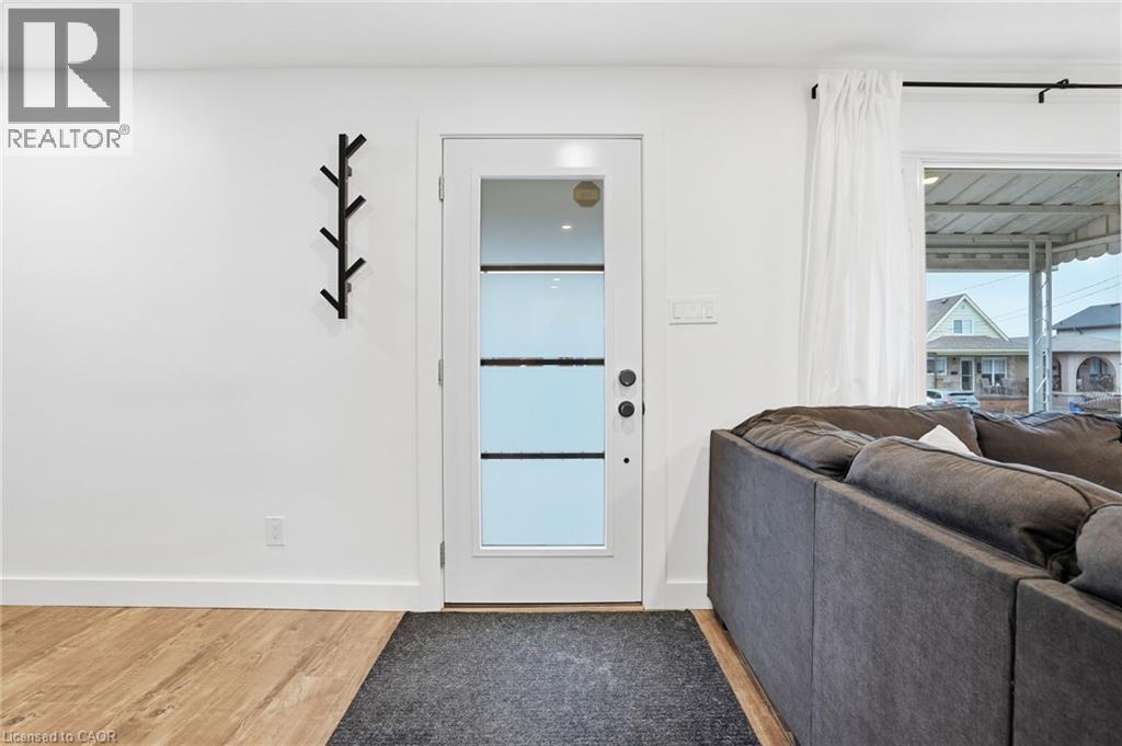 68 Delena Avenue, Hamilton, Ontario  L8H 6B7 - Photo 4 - 40811796