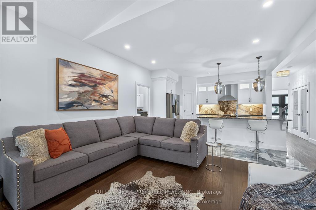 21 Armstrong Street, Strathroy-Caradoc, Ontario  N0L 1V0 - Photo 12 - X12878494