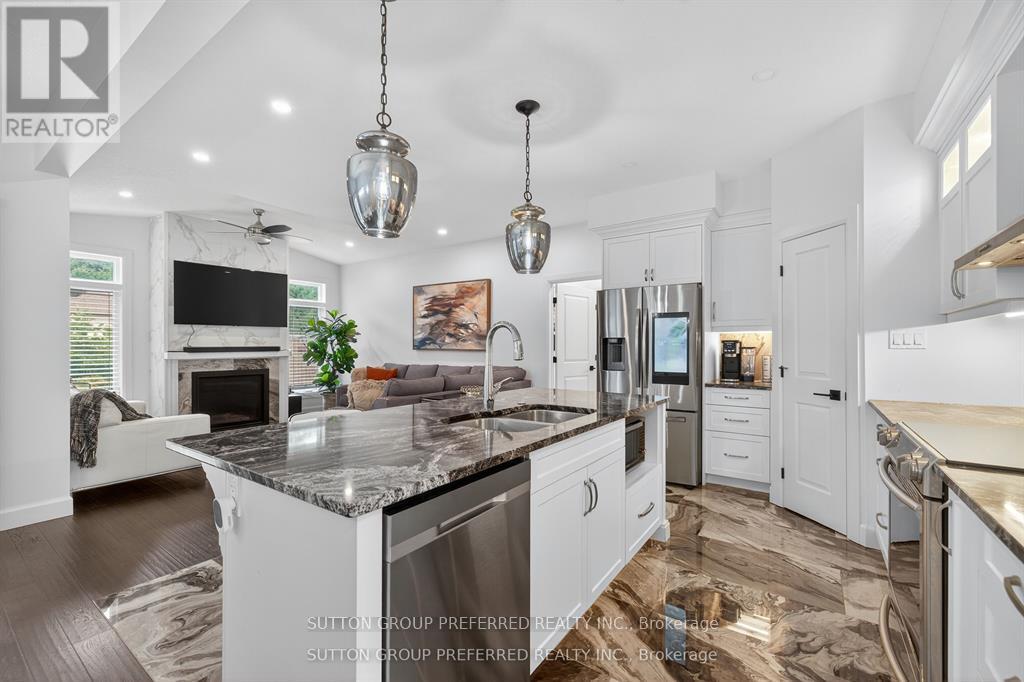 21 Armstrong Street, Strathroy-Caradoc, Ontario  N0L 1V0 - Photo 16 - X12878494