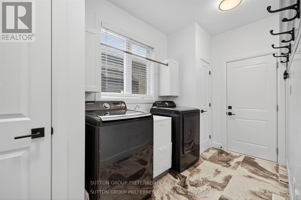 21 Armstrong Street, Strathroy-Caradoc, Ontario  N0L 1V0 - Photo 19 - X12878494