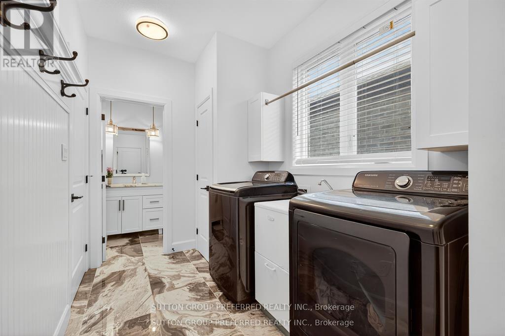 21 Armstrong Street, Strathroy-Caradoc, Ontario  N0L 1V0 - Photo 20 - X12878494