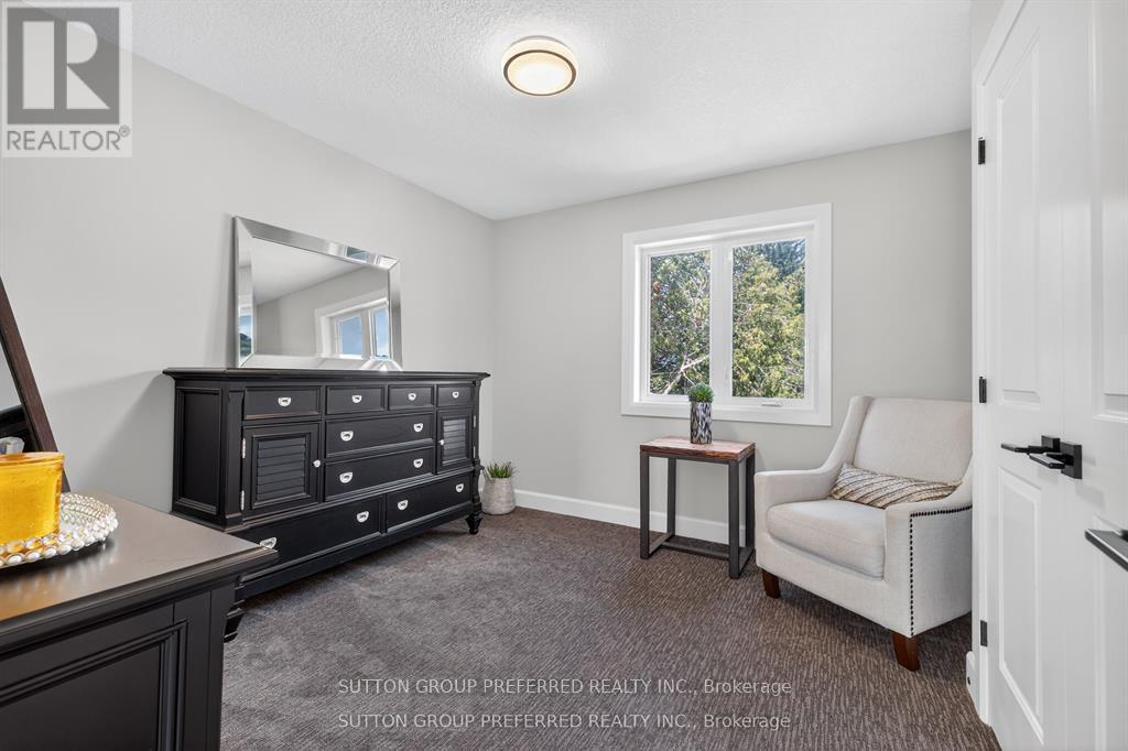 21 Armstrong Street, Strathroy-Caradoc, Ontario  N0L 1V0 - Photo 27 - X12878494