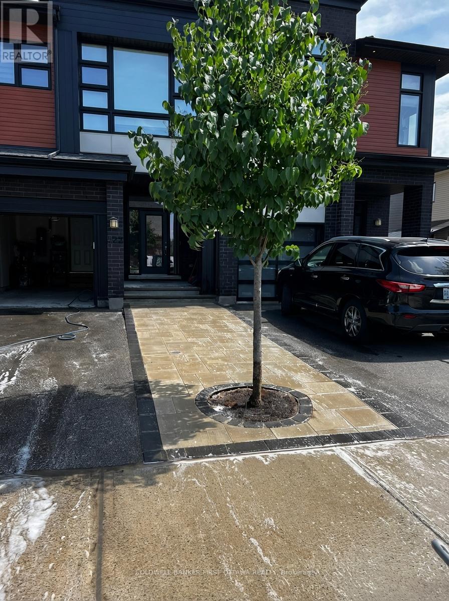 422 Markdale Terrace, Ottawa, Ontario  K4M 0E2 - Photo 3 - X12878428