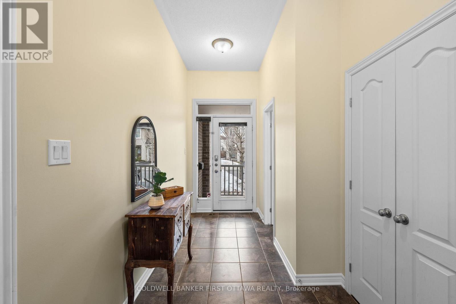 534 Cherokee Way, Ottawa, Ontario  K2S 0H4 - Photo 2 - X12878446