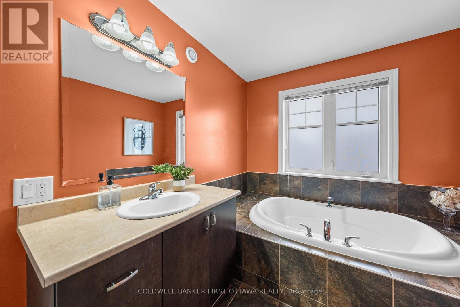 534 Cherokee Way, Ottawa, Ontario  K2S 0H4 - Photo 21 - X12878446