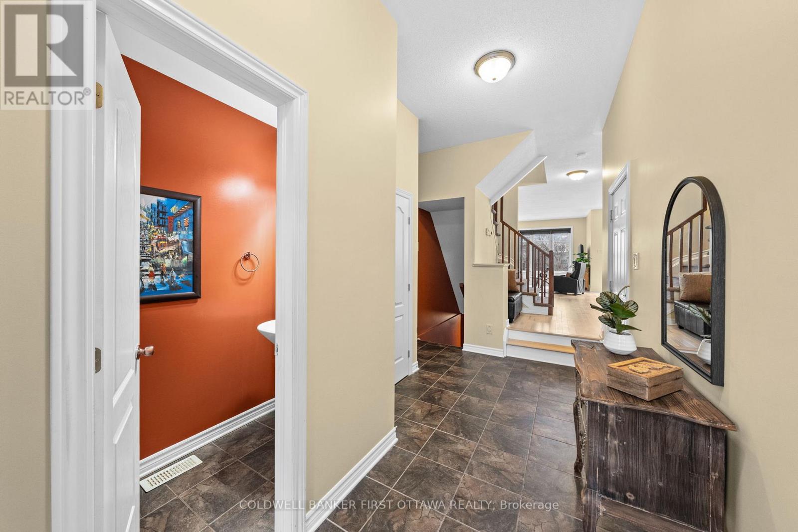 534 Cherokee Way, Ottawa, Ontario  K2S 0H4 - Photo 3 - X12878446