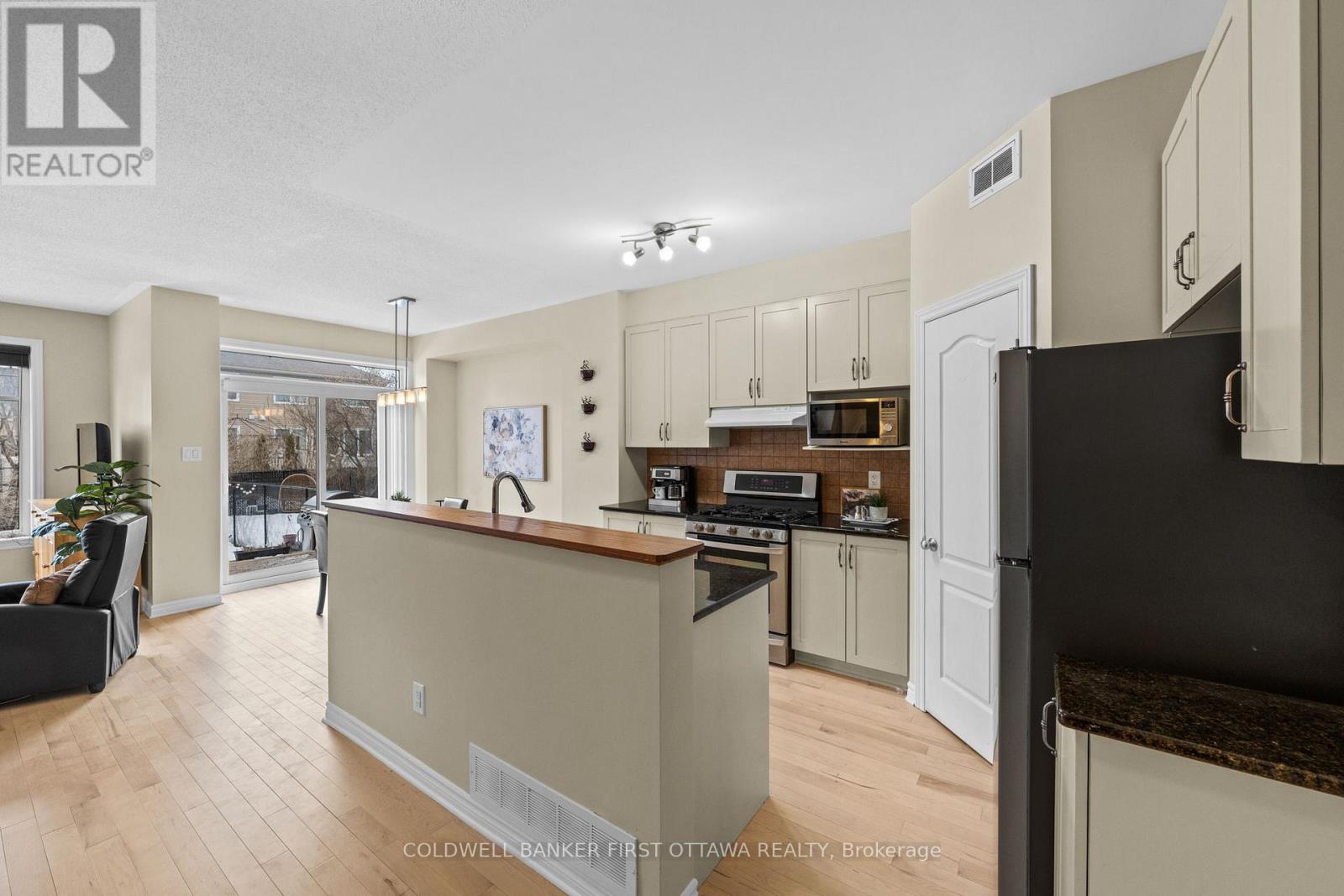 534 Cherokee Way, Ottawa, Ontario  K2S 0H4 - Photo 5 - X12878446