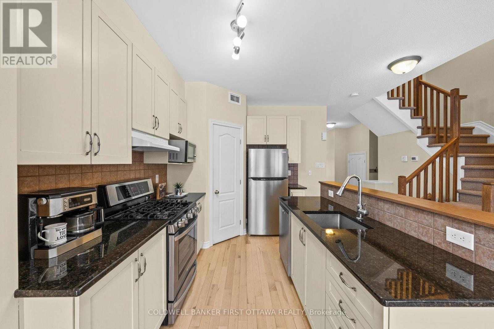 534 Cherokee Way, Ottawa, Ontario  K2S 0H4 - Photo 7 - X12878446