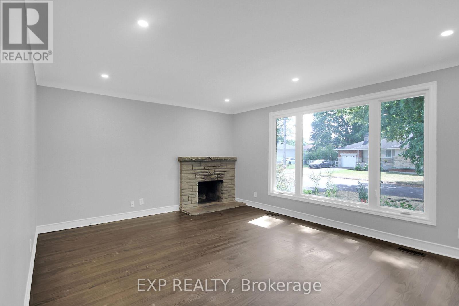 2247 Miramichi Street, Ottawa, Ontario  K2C 0Z1 - Photo 3 - X12878482